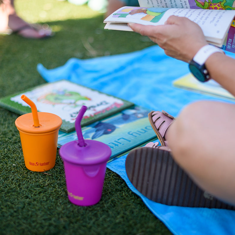 kid-s-sippy-cup-and-wide-water-bottle-set-z8 10oz_kids_cups_straw_reading_blanket_square.jpg
