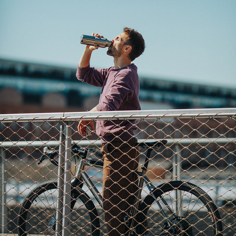 20oz-rise-reflect-with-bamboo-cap-z3 16oz_rise_reflect_man_bike_square.jpg