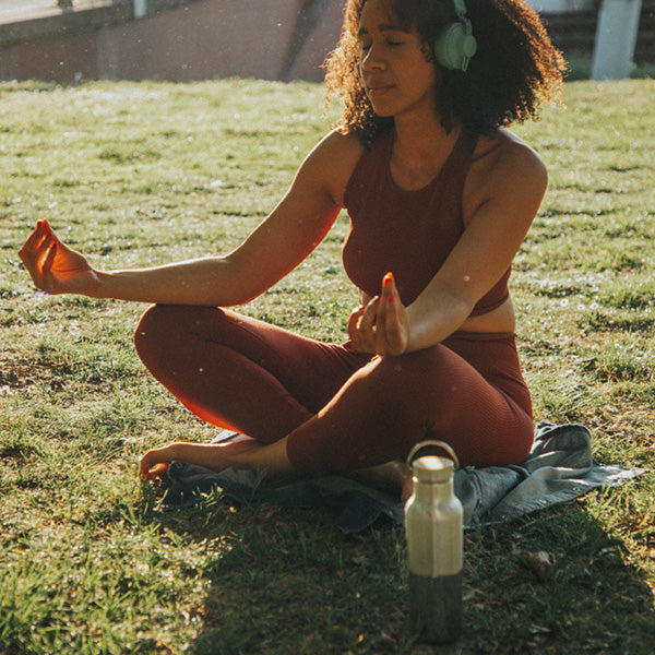 12oz-rise-reflect-with-bamboo-cap-o4 16oz_rise_reflect_yoga_park_headphones_square.jpg