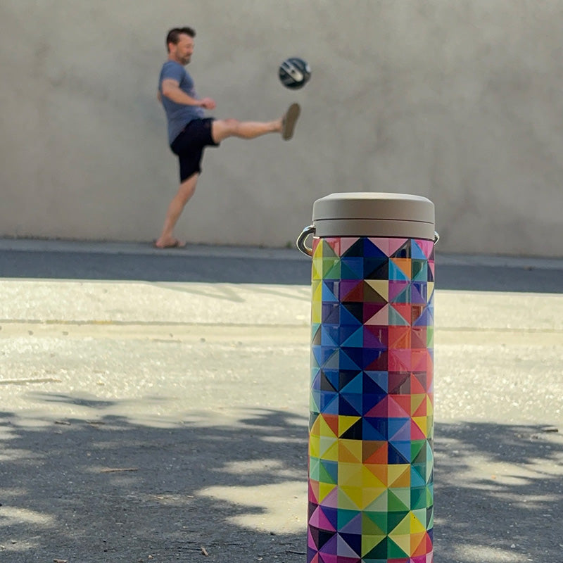 20oz-tkwide-with-twist-cap-mosaic-p2 20oz_tkwide_bottle_seasonal_mosaic_soccerball_player_square.jpg