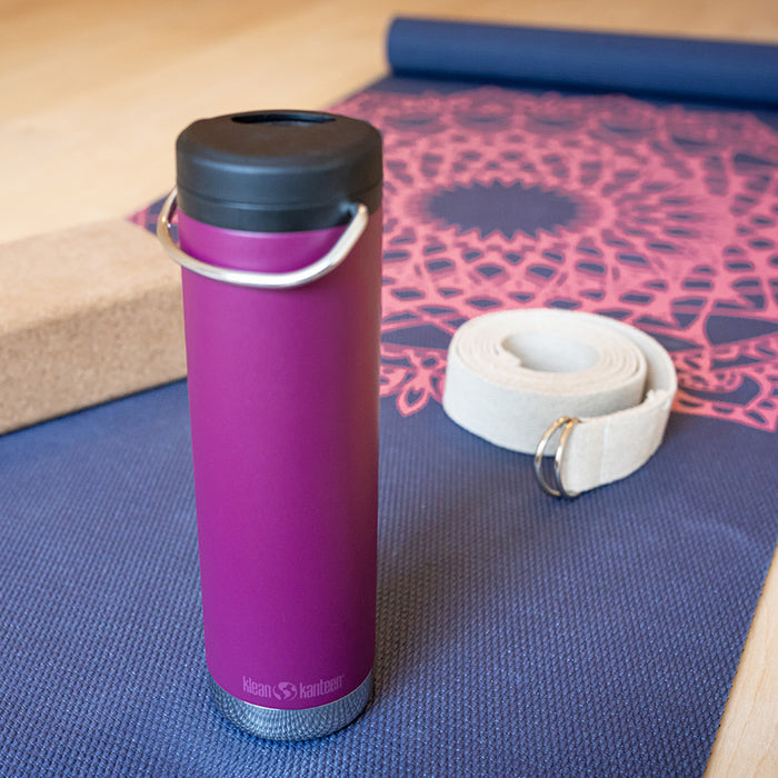 tkwide-twist-cap-with-straw-kit-t6 K20TKWPT-PP-T-TWIST-yoga_bottle_closed_lifestyle_a5ac6535-9c60-42bb-86fe-b94b5cef2b68.jpg