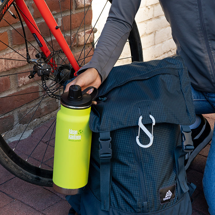 tkwide-chug-cap-j7 K32TKWSSL-JP-Bottle-Biking-Chug-Cap-lifestyle.jpg