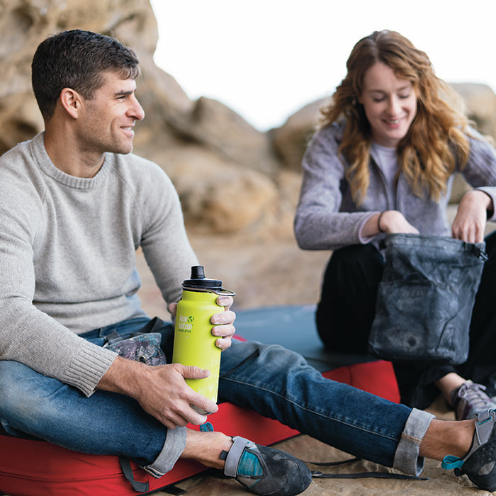 tkwide-chug-cap-j7 K32TKWSSL-JP-chug_cap_bouldering_lifestyle.jpg