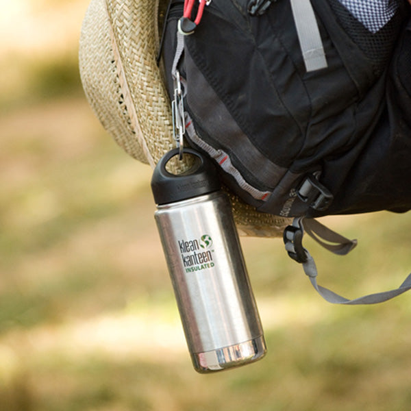 steel-s-biner-3-e3 carabiner_steel_bottle_backpack_lifestyle_dd4fef2d-f5d2-4f32-ac05-c706bd6b518e.jpg