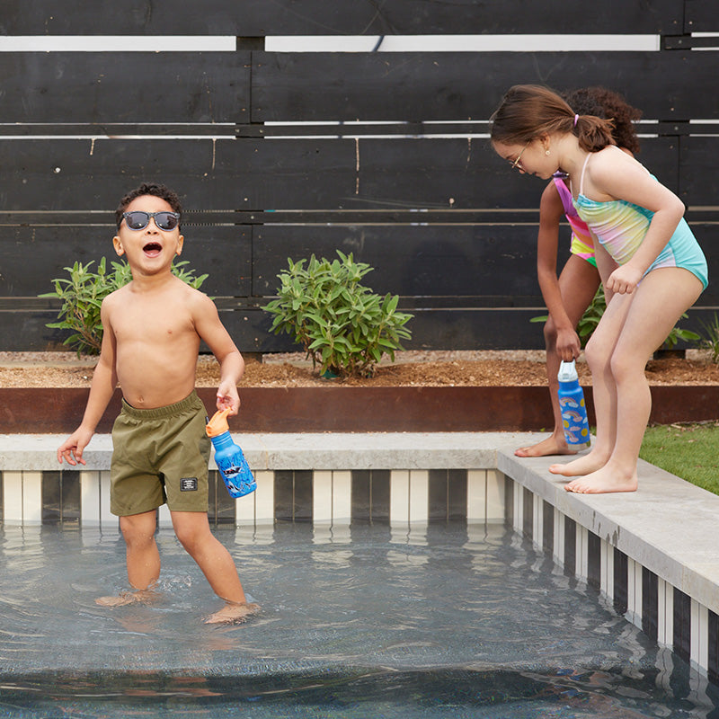 12oz-kid-s-classic-with-flip-seal-sport-cap-t5 kid_sport_flip_seal_12oz_boy_pool_square.jpg