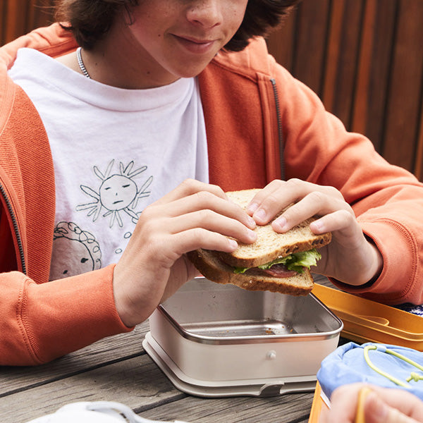 23oz-rise-food-box-lunch-c9 rise_food_lunch_box_lunch_kid_sandwich_square.jpg