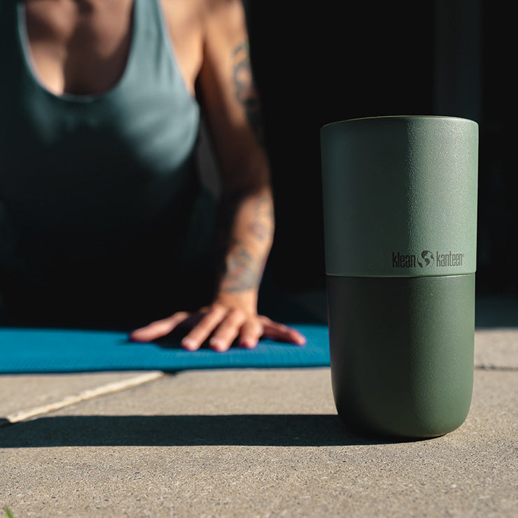 smoothie-set-j0 smoothie_kit_rise_tumbler_seaspray_closeup.jpg
