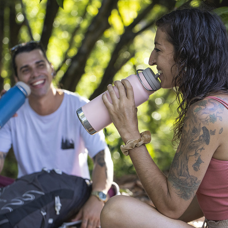 32oz-tkwide-with-twist-cap-c7 tkwide_32oz_insulated_bottle_twist_costarica_couple_drink_square.jpg